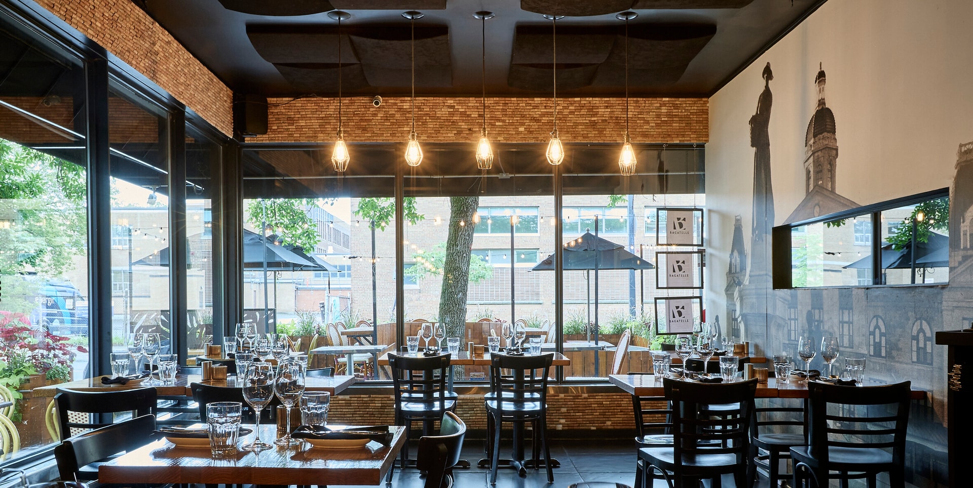 Serveur/Serveuse/Chef de rang - Rejoignez notre équipe chaleureuse et professionnelle! cover Serveur/Serveuse/Chef de rang - Rejoignez notre équipe chaleureuse et professionnelle! cover
